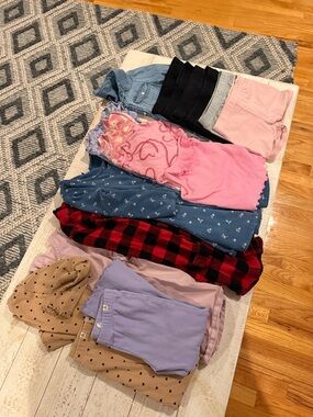 GAP baby lot of 4 year items, shirts, pants, shorts, and dresses